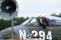 Pilot getting ready in a Hawker Hunter – Dutch Hawker Hunter Foundation